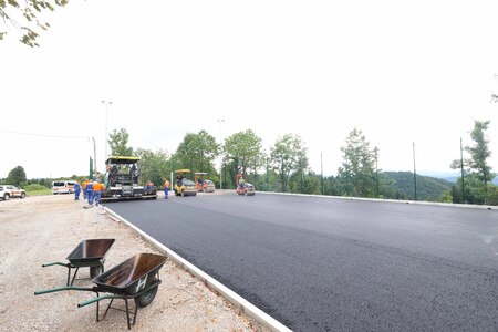 ASFALTIRANJE IGIŠČA SVETI VID 11 FOTO LJUBO VUKELIČ